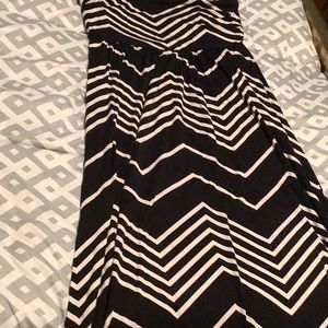 Black and white maxi dress size L